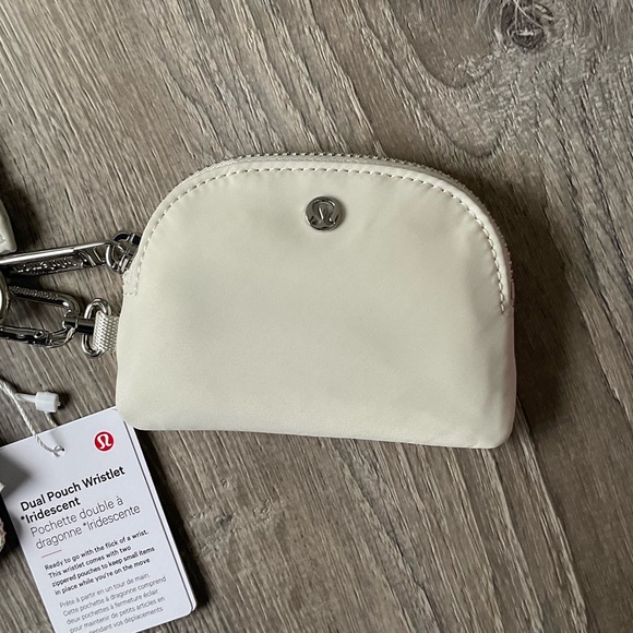 🌸✨LULULEMON Dual Pouch Wristlet Iridescent Bone - Picture 4 of 5